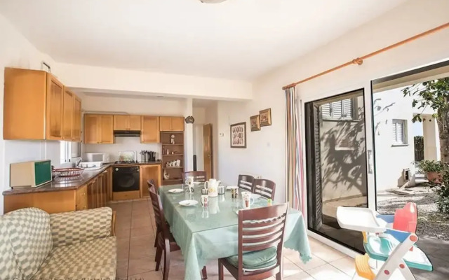Celebrity Villa Laura26