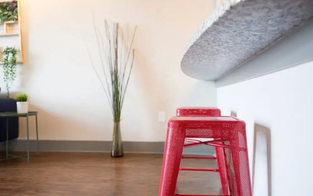 Uptown's Finest 1BR Apt Near Ballpark