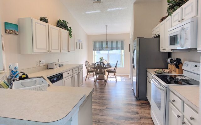 446 Lake Shore Parkway