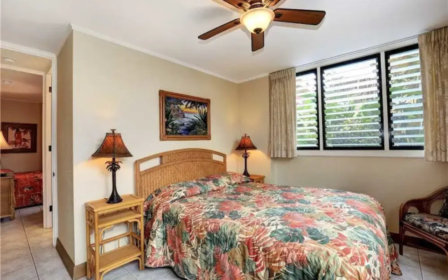 Pikake #a6 2 Bedroom Condo by RedAwning