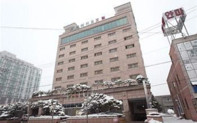 hotelImage