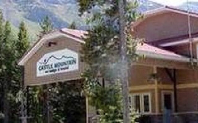 Castle Mountain Ski Lodge - Hostel