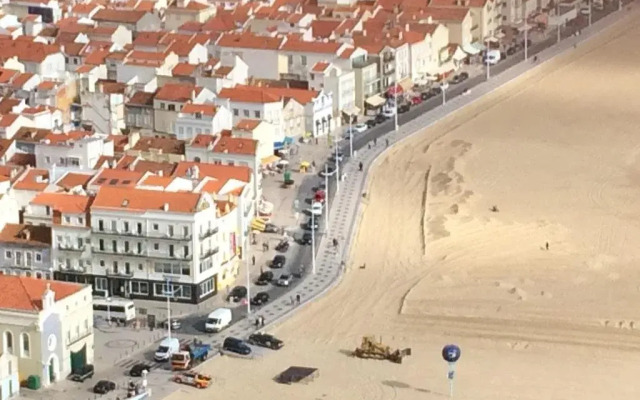 Ricardo Holidays At Nazaré