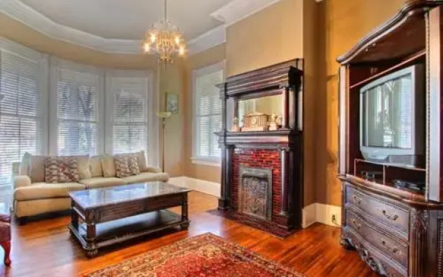 Parlor On Park