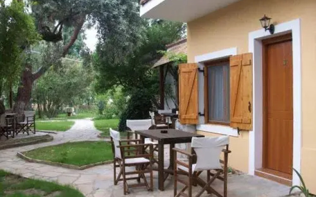 Lysistrata Bungalows