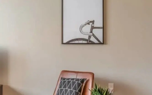 Homey 1BR Unit with Downtown Dallas Views