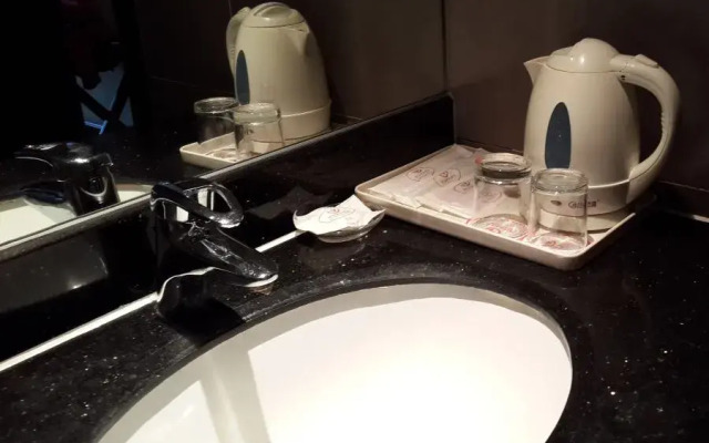 Futian Business Hotel