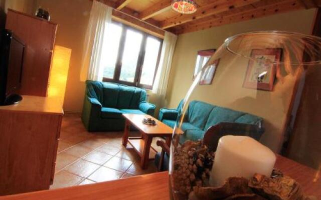 Apartamentos Rurales "Les Escueles de Collía"