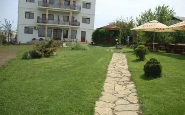 Casa Lacul Sarat