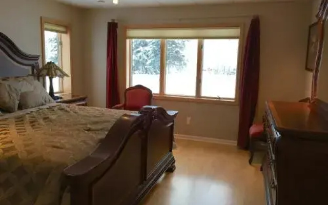 Aurora & Denali View Apartment