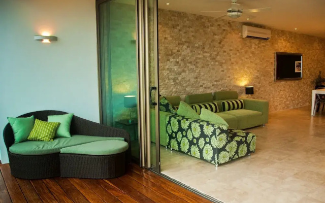 DC 2201 -  2 BEDROOM + NEAR BEACH + STEPS from 5th AV. - Apts