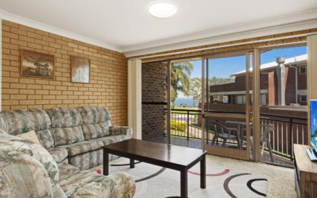 Great location close to waterfront, Shops, Restaurants and Cafes. – Balcony – Bongaree