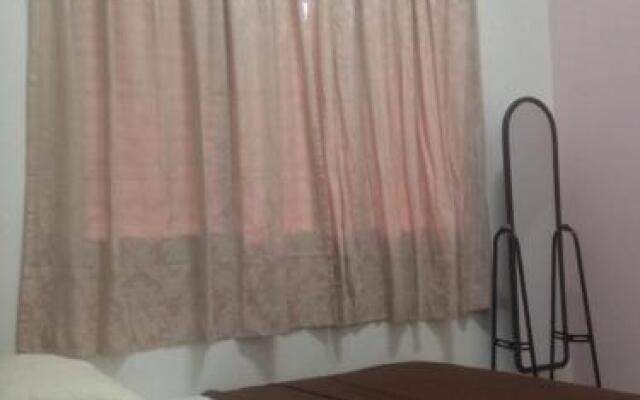 Homestay Husna Ipoh Station 18