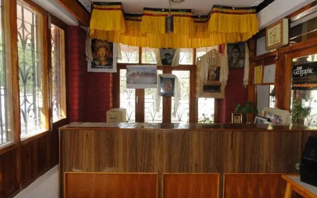 Hotel Nirvana Palace