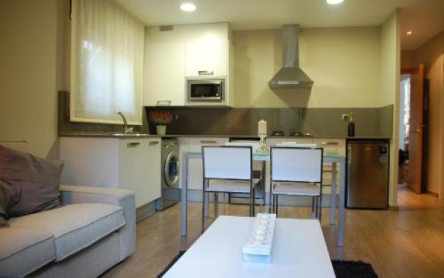 Montseny Suites & Apartments