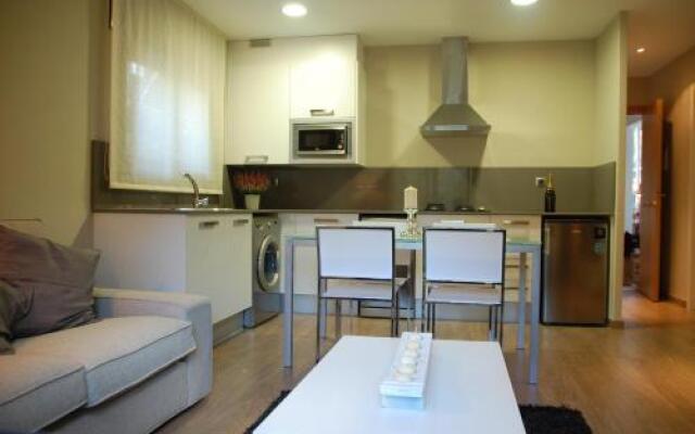 Montseny Suites & Apartments