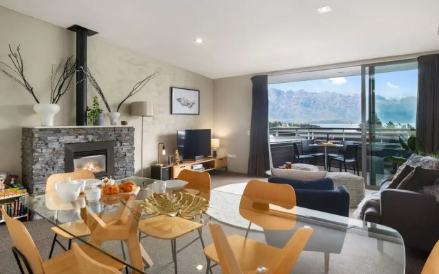 Stylish Queenstown Abode