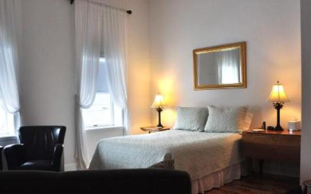 Crate & Cargo Suite 1