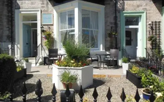 High Tor Guest House