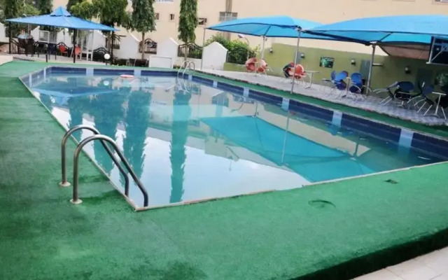 Emirates International Hotel & Suites
