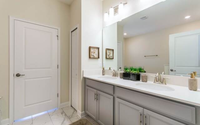 1666 Moonvalley Drive