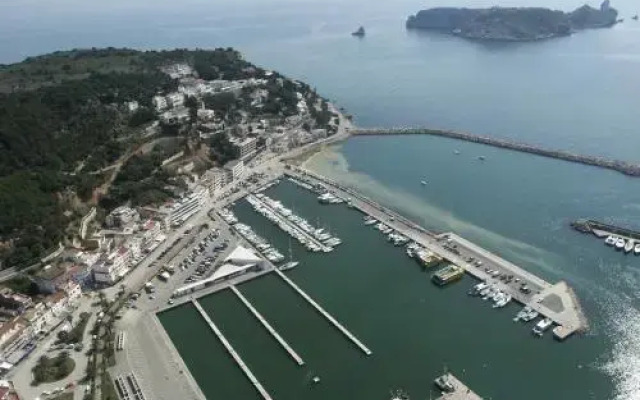 Port Vell 2-4