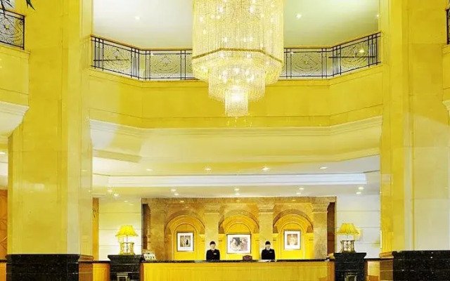 Maxcourt Hotel
