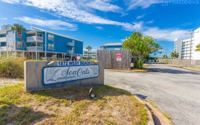 Sea Oats Condos by Hosteeva