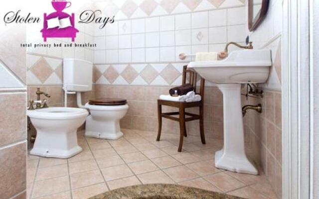 Stolen Days 300mq Villa