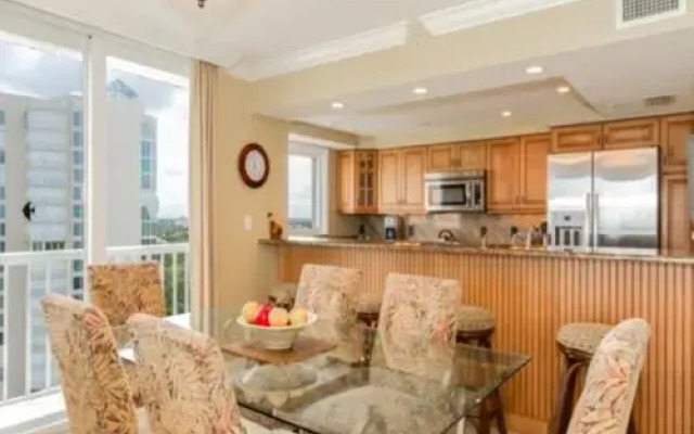 Deluxe Condo with Spectacular Views of the Gulf and Bay; Walk to the beach by RedAwning