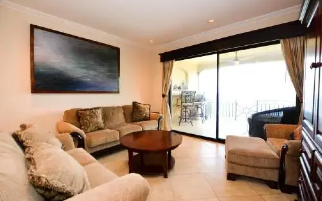 Luxury 2 bedroom condo with ocean view - Few steps from beach