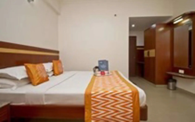 OYO Rooms Majestic Gandhinagar 3