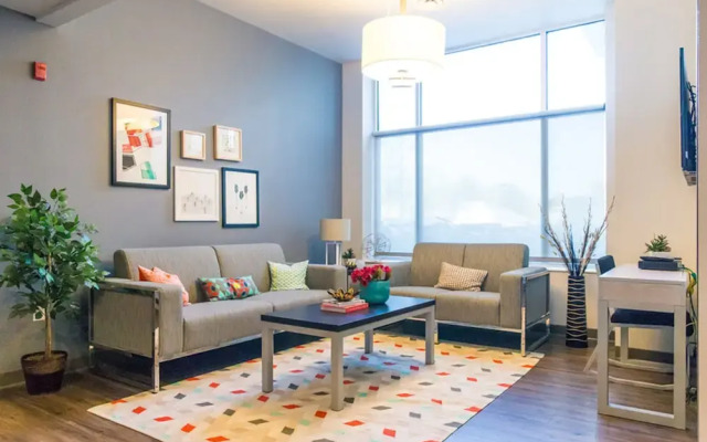 Convention Center Apartments By Barsala