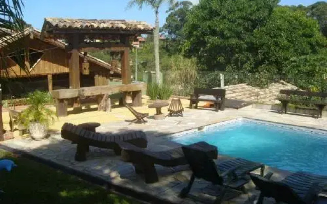 Pousada Meialua