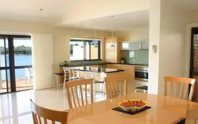 44 Noosa Parade
