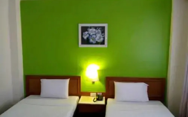 Thaksin Hotel