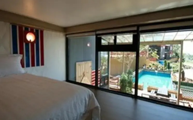Sea and Valley Pension