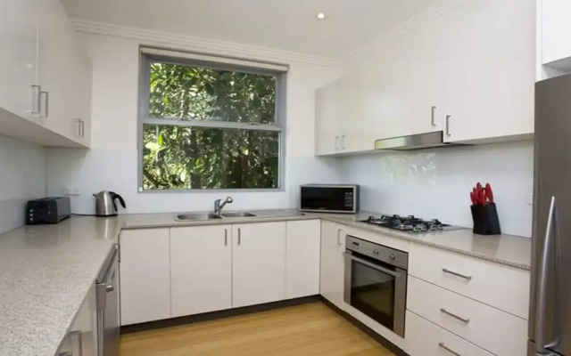 The Apartment Service GLE20