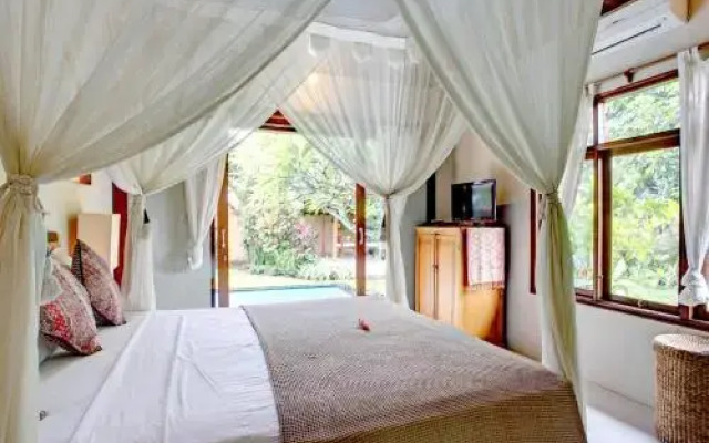 Villa Taman Rahasia