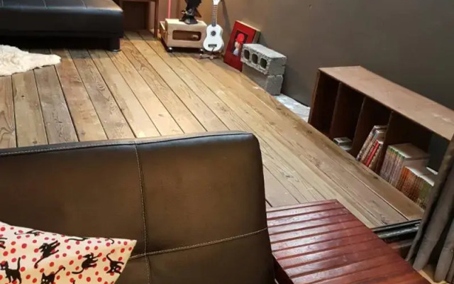 Mo Ground Book&Bed