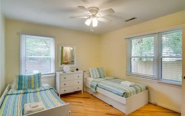 29th Avenue 20 by RedAwning