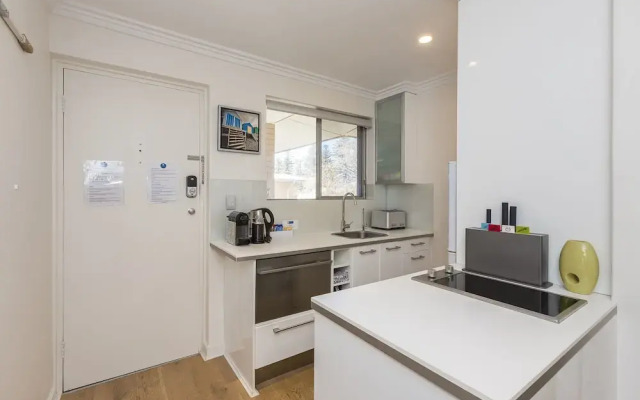 Cottesloe Beach Pines Apartment