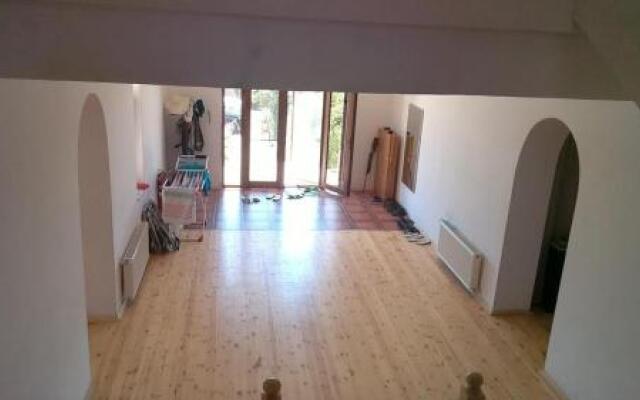 Shuvelan Cottage House