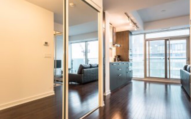 JP Stays - Cozy Lakeview Condo Downtown Core offered by Short Term Sta