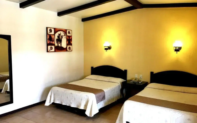 Hotel Plaza Tenam