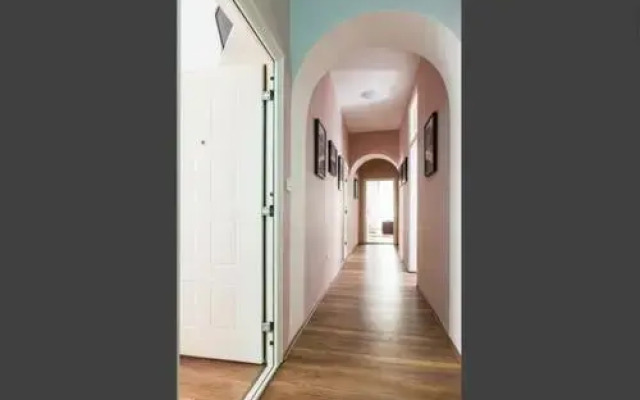 Greta Residence