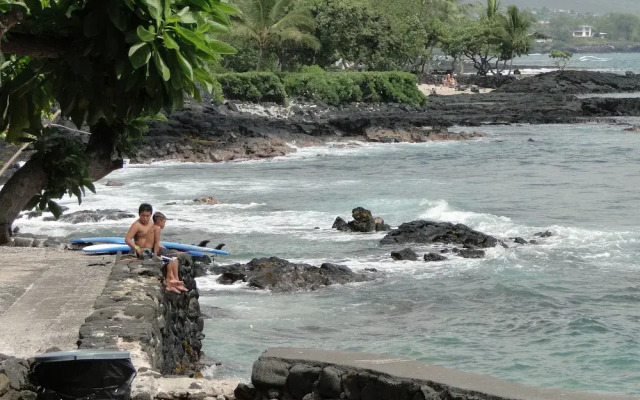 Alii Point Oceanfront by RedAwning