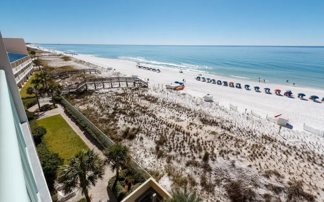 Pelican Isle 502 by RedAwning