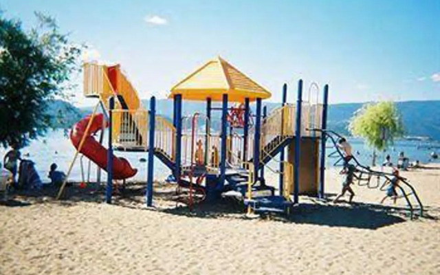 Lakeshore Inn