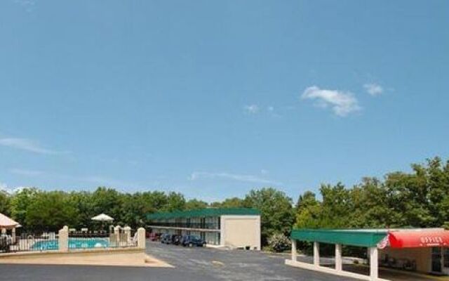 Econo Lodge Silver Dollar City Area